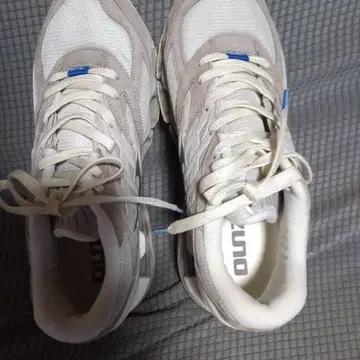 Mizuno Wave Rider 베이지 하이컷 스니커즈