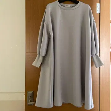 비어즐리 소매 퍼프 종이상자 원피스 그레이