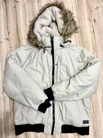 Abercrombie & Fitch XL 화이트 다운 자켓
