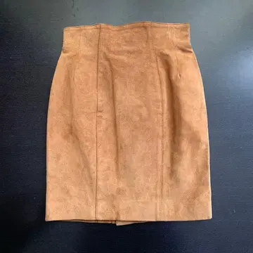 브라운 스웨이드풍 타이트 스커트