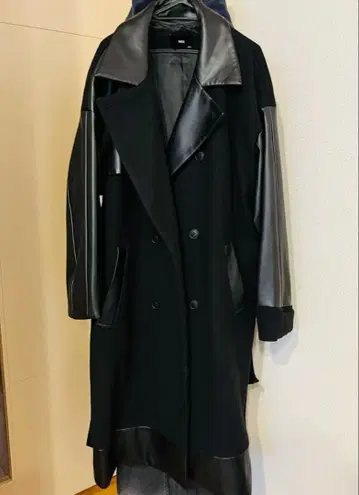 울리테크 절개 코트 HARE