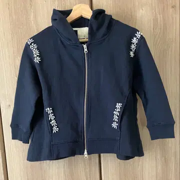 Chesty 체스티 비쥬 프릴 후드티 짧은 기장 칠부 네이비 F