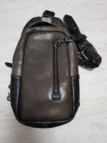 토요오카 가방 원숄더 바디백 올리브 그린