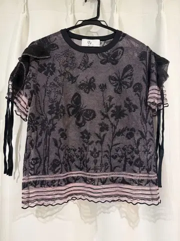 rurumu: 루루무 T셔츠 핑크 블랙 라메 나비