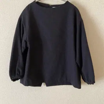 yuni w/ 트위드 퍼프 슬리브 블라우스