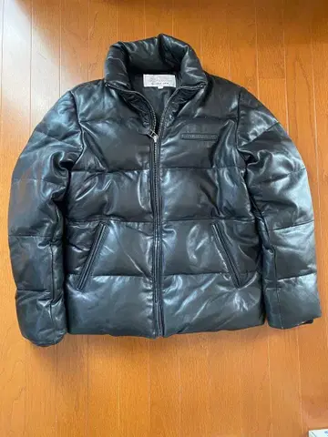 AVIREX 블랙 가죽 다운 자켓