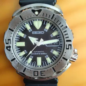 SEIKO 블랙몬스터 자동 와인딩 다이버