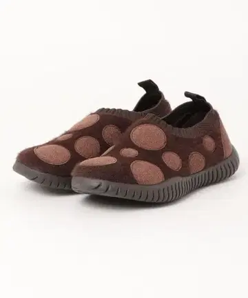 세탁 가능하고 청결한 도트 디자인 초경량 니트 스니커즈 다크 브라운 계열