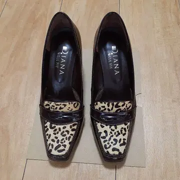 DIANA 레오파드 무늬 하이힐