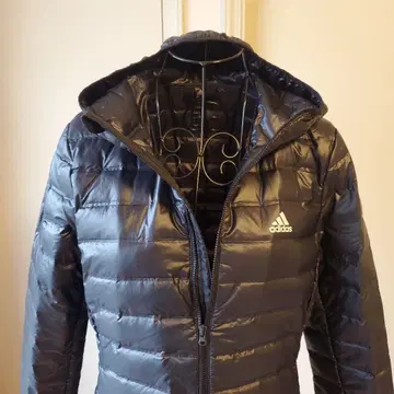 adidas 후드 부착 다운 자켓 블랙 M 사이즈