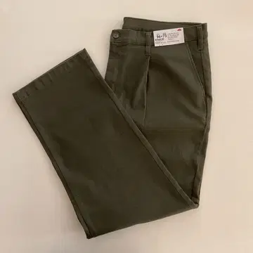 [ 미사용 새상품 ] 레귤러 핏 슈퍼 스트레치 턱 치노 팬츠 AEON