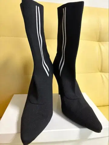 블랙 하이힐 삭스 부츠 스트라이프 디자인 새상품급 L 사이즈