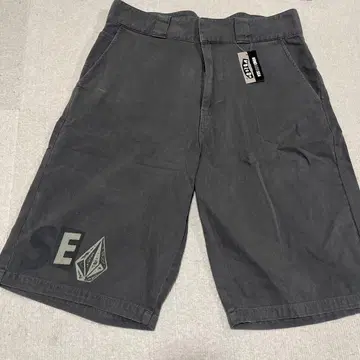 VOLCOM WIND AND SEA 배기 숏팬츠