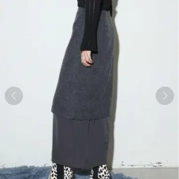 새상품 LA BELLE ETUDE 슬릿 타이트 스커트 그레이