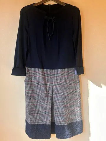 체크 무늬 무릎 기장 원피스