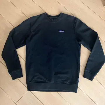 patagonia 블랙 크루넥 맨투맨