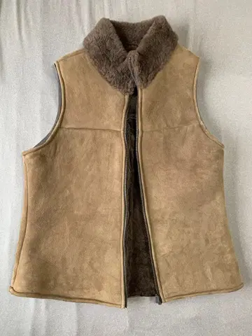 베이지 양가죽 스웨이드 베스트