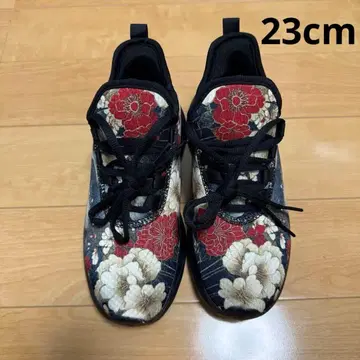 일본풍 패턴 스니커즈 23cm