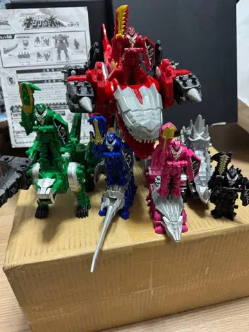 반다이 DX 기사룡왕 파이브나이츠 / 기사룡전대 류소우저