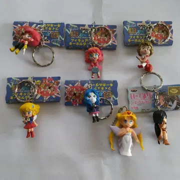 마녀의 작전 외, 피규어 키링 7개 세트
