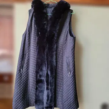 블랙 퍼(fur) 포함 퀼팅 자켓