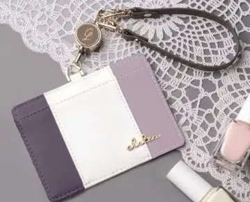 새상품급! Clelia 스트랩 포함 패스 케이스