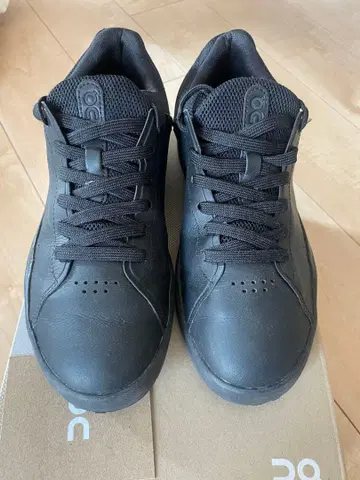 on 스니커즈 The Roger Advantage