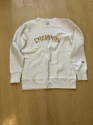 Champion 화이트 맨투맨 트레이닝복