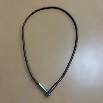 파이텐 자기 티타늄 V 목걸이 메탈 탑 V 50cm 박스 포함.