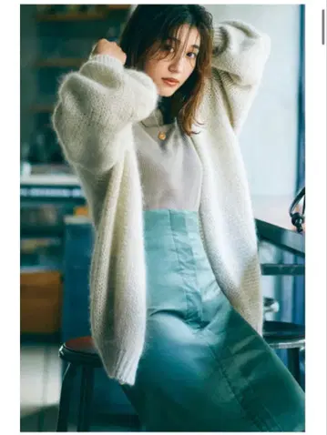 극미품 클리닝 완료 개럴개런트 실크모헤어 가디건