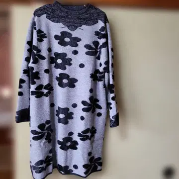 꽃무늬 긴팔 튜닉 그레이와 블랙