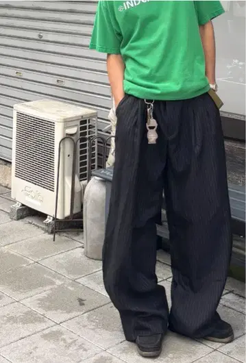 더블 턱 스트라이프 슬랙스