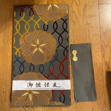 후리소데에 순수 실크 후쿠로 오비 그레이 계열 꽃무늬 자수 새상품