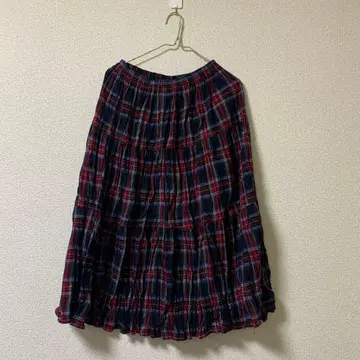 락마운트 체크 무늬 플레어 스커트