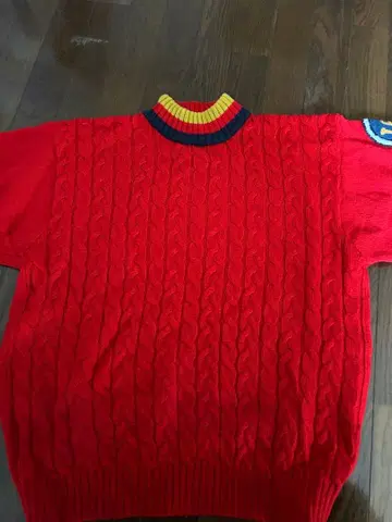빨간색 케이블 짜임 니트 스웨터 (Lee)