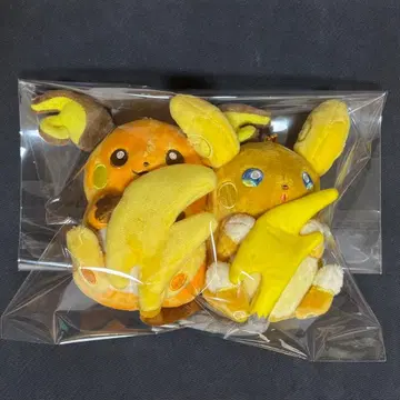 라이츄 & 알로라라이츄 자석으로 붙는 페어 마스코트 비슷한 것끼리