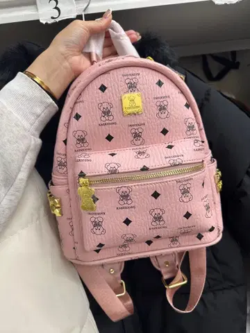 곰 프린트 핑크 백팩