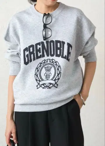 새상품급 LOUNGEDRESS 라운지 드레스 자카드 로고 니트 F