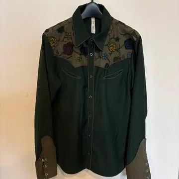 glamb 자수 다크 그린 긴팔 셔츠
