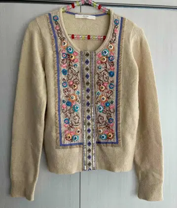 자수 장식 긴팔 니트 가디건