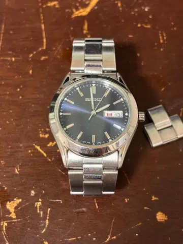 새상품급 SEIKO 파랑 다이얼 쿼츠 7N43-9080