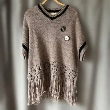 BEDSIDE DRAMA Grandma's Knit Vest