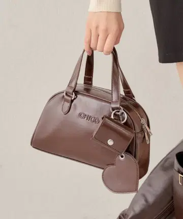 CHICO 브라운 핸드백 하트 참 없음