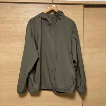 유니클로 포켓터블 후드티 남성용 L