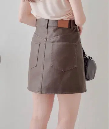 chico 가죽 사다리꼴 미니 스커트