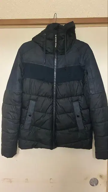 지스타 로우 다운 자켓 블랙