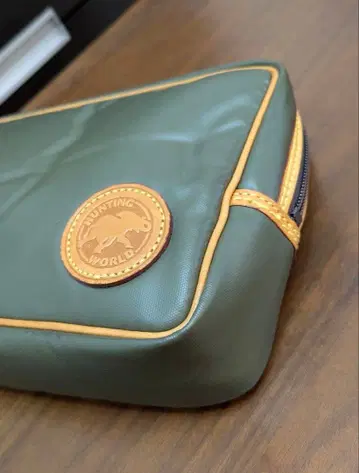 헌팅월드 클러치백 새상품급