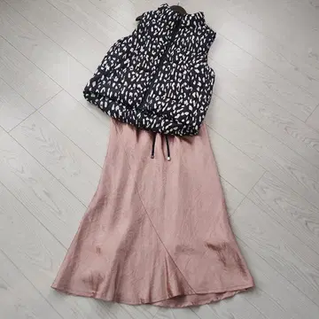 미사용 새상품 스콧 클럽 VIN 롱 스커트 다운 베스트 세트