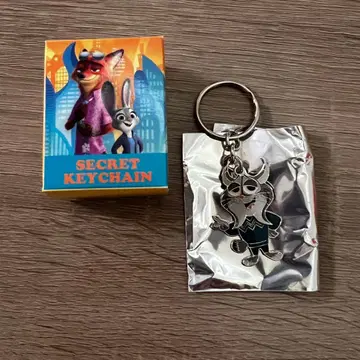 주토피아2 시크릿 키체인 파우버드 디즈니 스토어