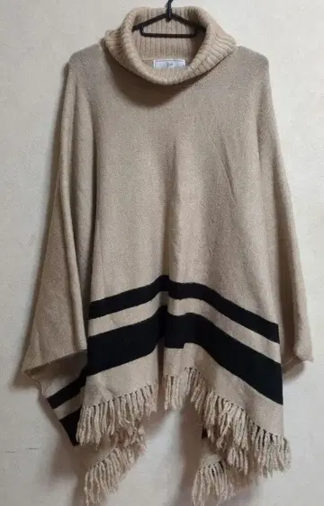 Rady 베이지 터틀넥 판초